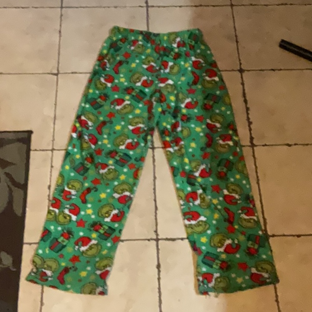 Festive Green and Red Pajama Bottoms with Holiday Motifs